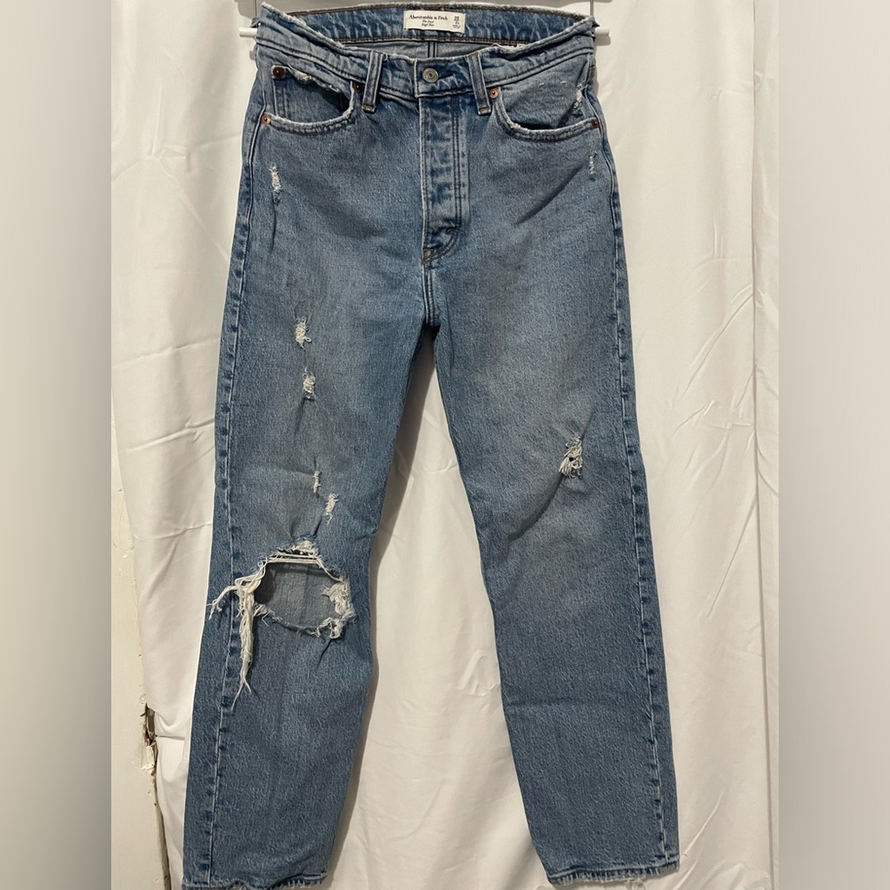 ABERCROMBIE ripped jeans